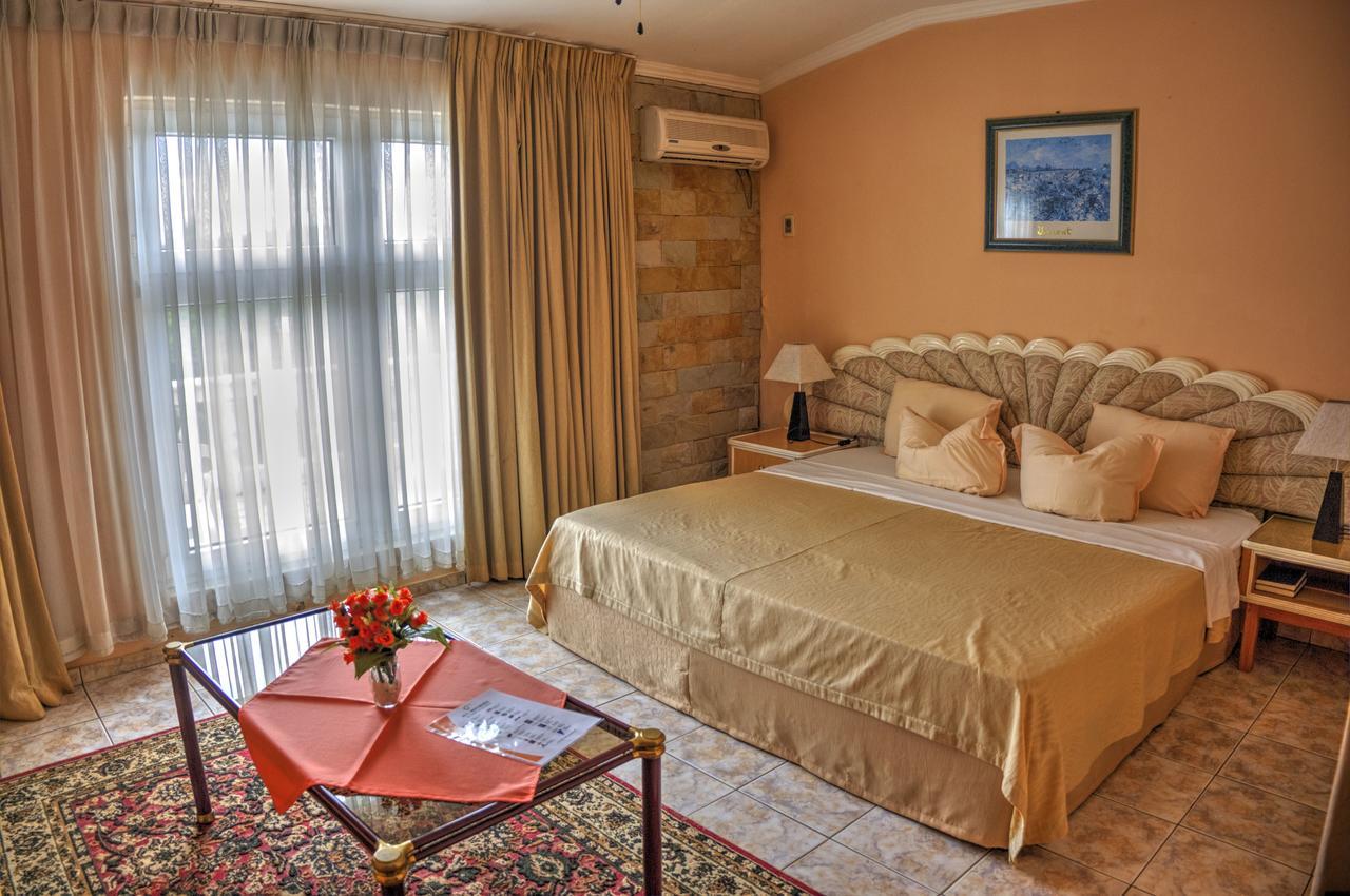 Hotel Independencia Екстер'єр фото